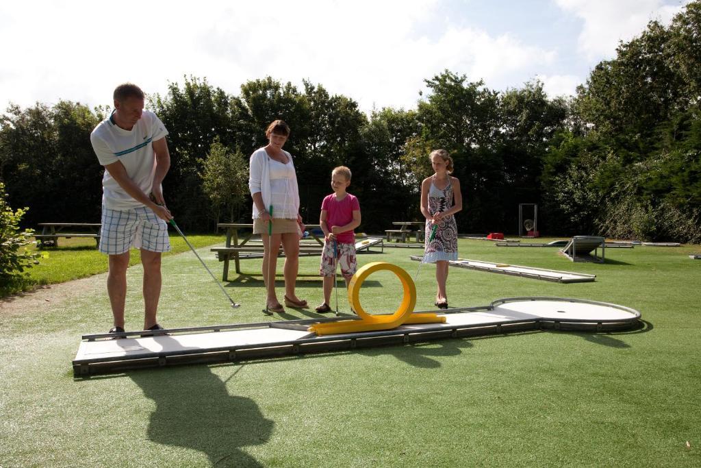Vakantiepark Dennenoord 登堡 外观 照片